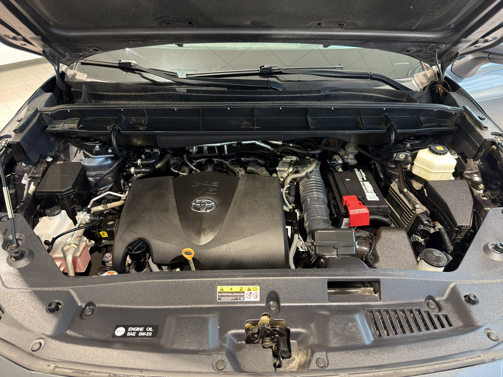 Used 2020 Toyota Highlander XLE image 11