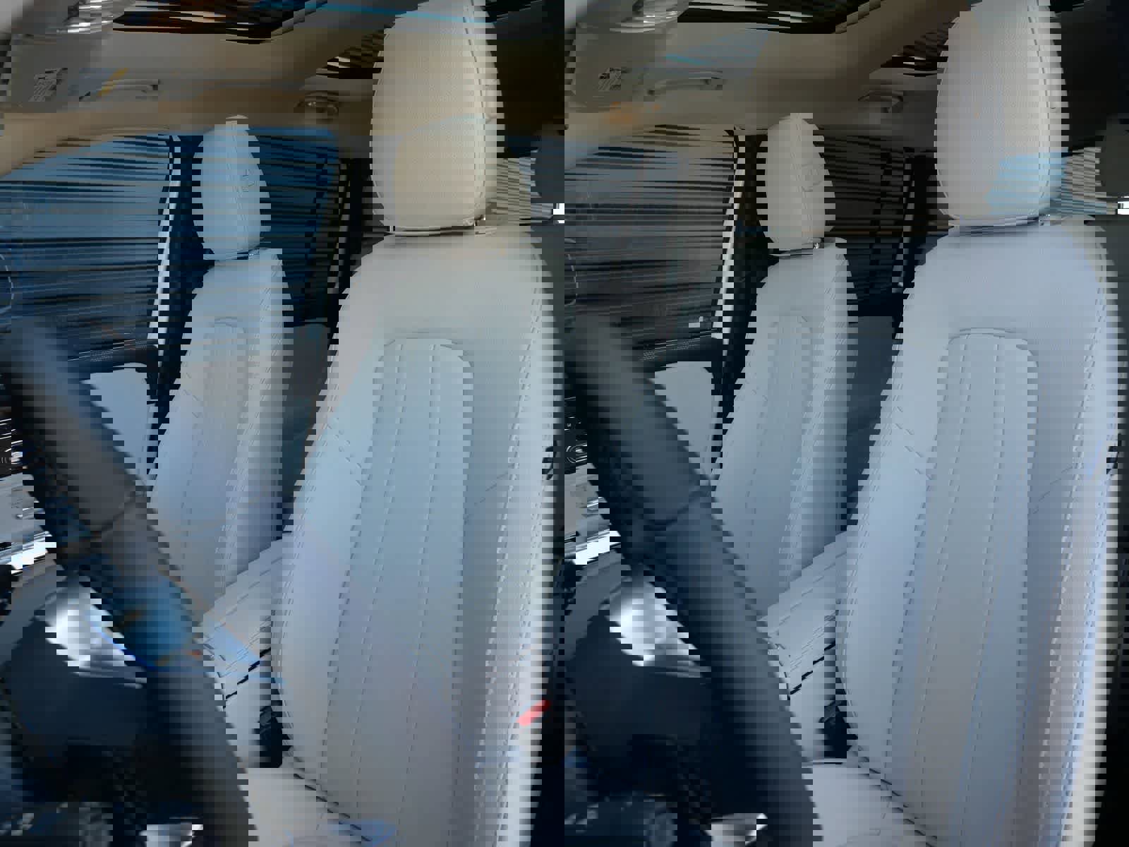 Used 2025 Mercedes-Benz EQB 300 4MATIC image 5