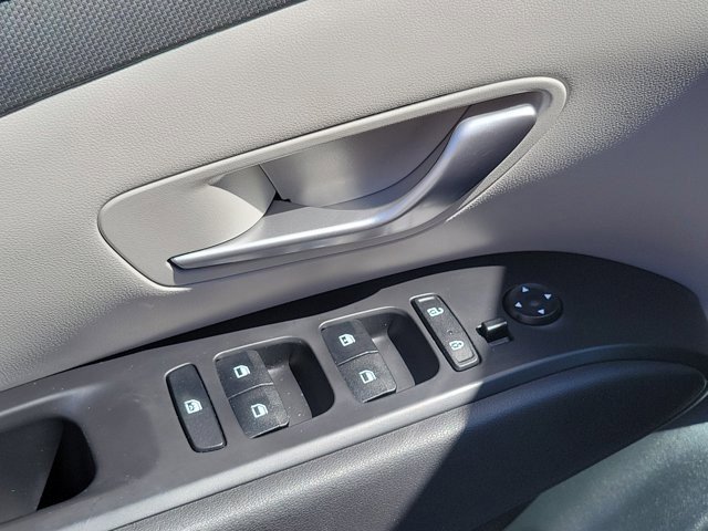 Used 2023 Hyundai Tucson SE image 20