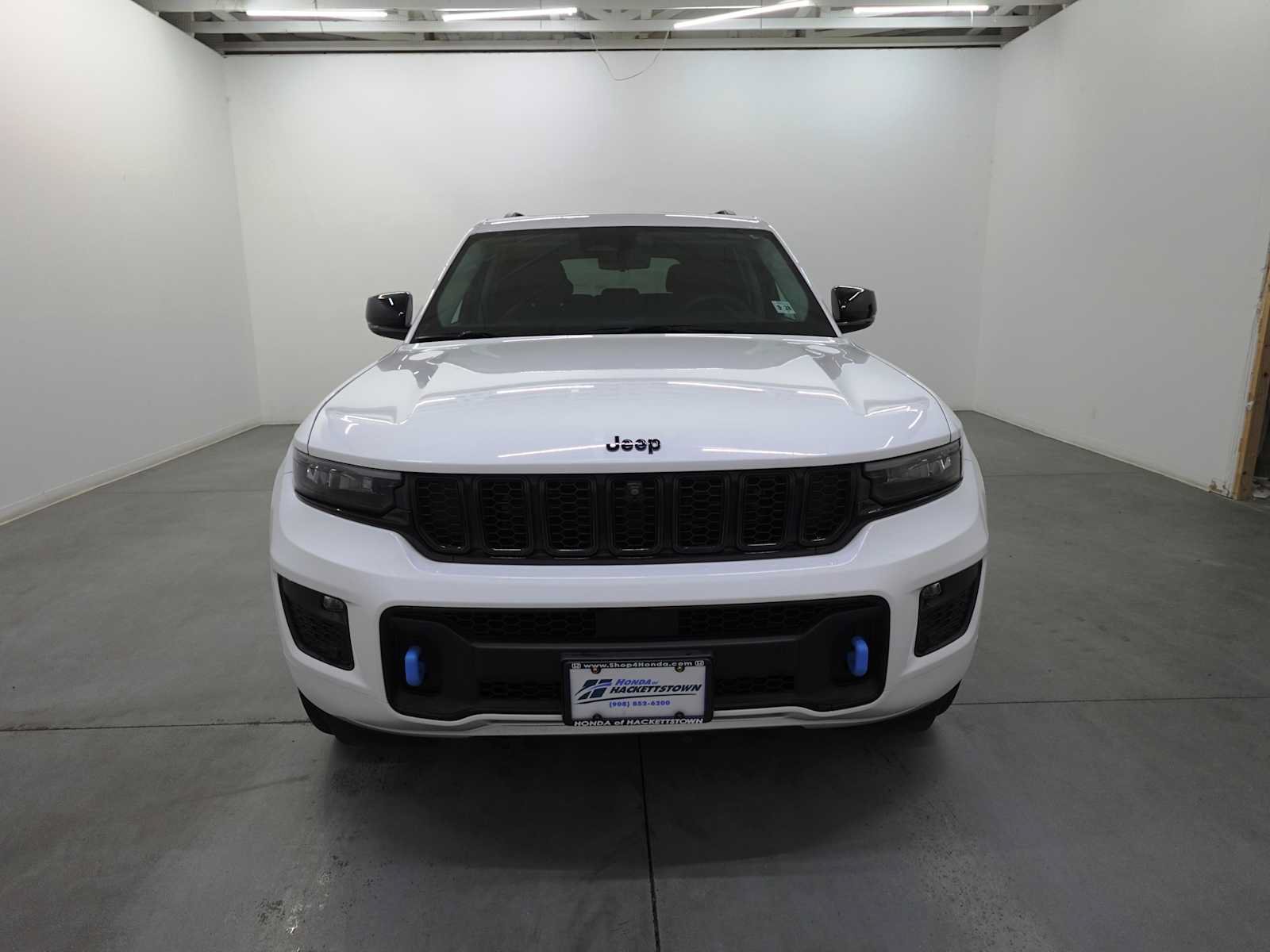 Used 2023 Jeep Grand Cherokee 30th Anniversary AWD/4WD image 2