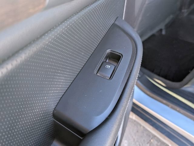 Used 2017 Subaru Outback 2.5i Limited image 12