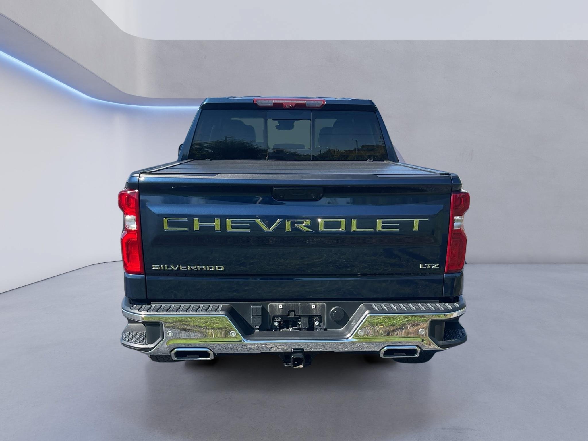 Used 2022 Chevrolet Silverado 1500 LTZ w/ LTZ Premium Package AWD/4WD image 5