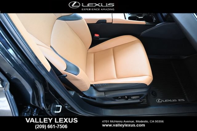 Used 2025 Lexus ES 300h w/ Premium Package FWD image 21