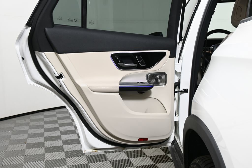 Certified 2025 Mercedes-Benz GLC 300 4MATIC image 31