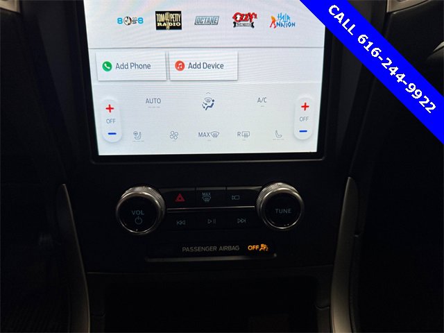 Used 2022 Ford Edge SEL w/ Sport Appearance Package image 3