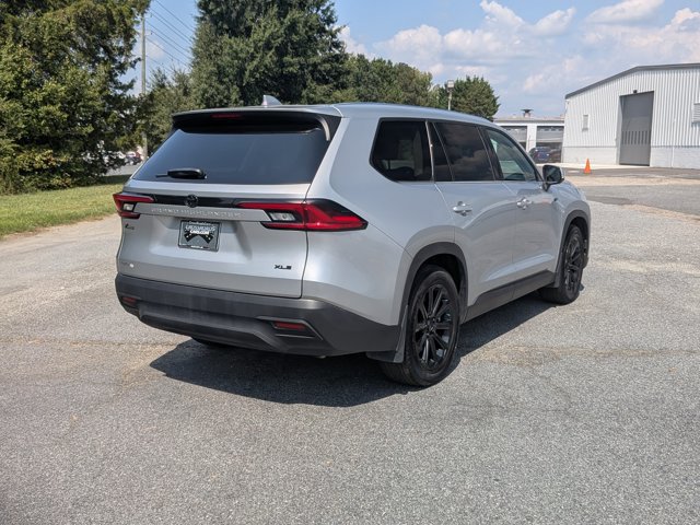 Used 2025 Toyota Grand Highlander FWD image 4