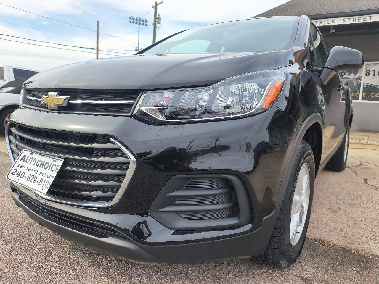 Used 2020 Chevrolet Trax LS AWD/4WD image 25