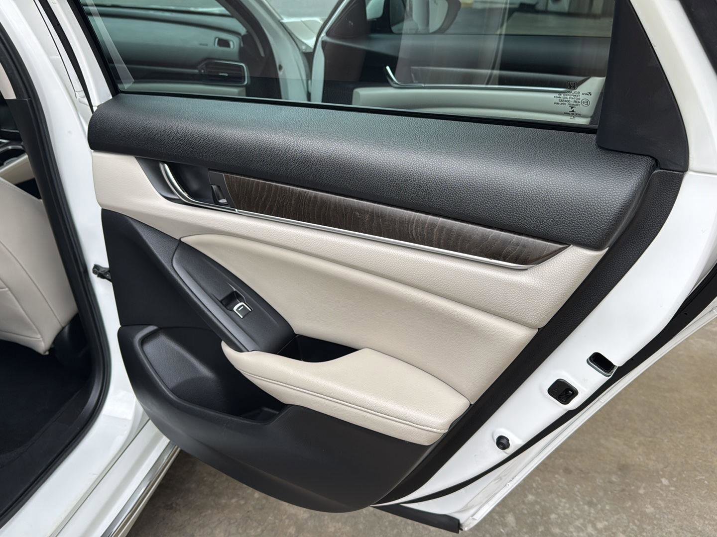 Used 2021 Honda Accord EX-L image 13