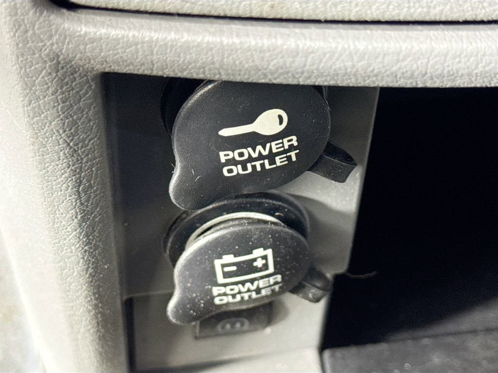 Used 2009 Chrysler Town & Country Touring image 17