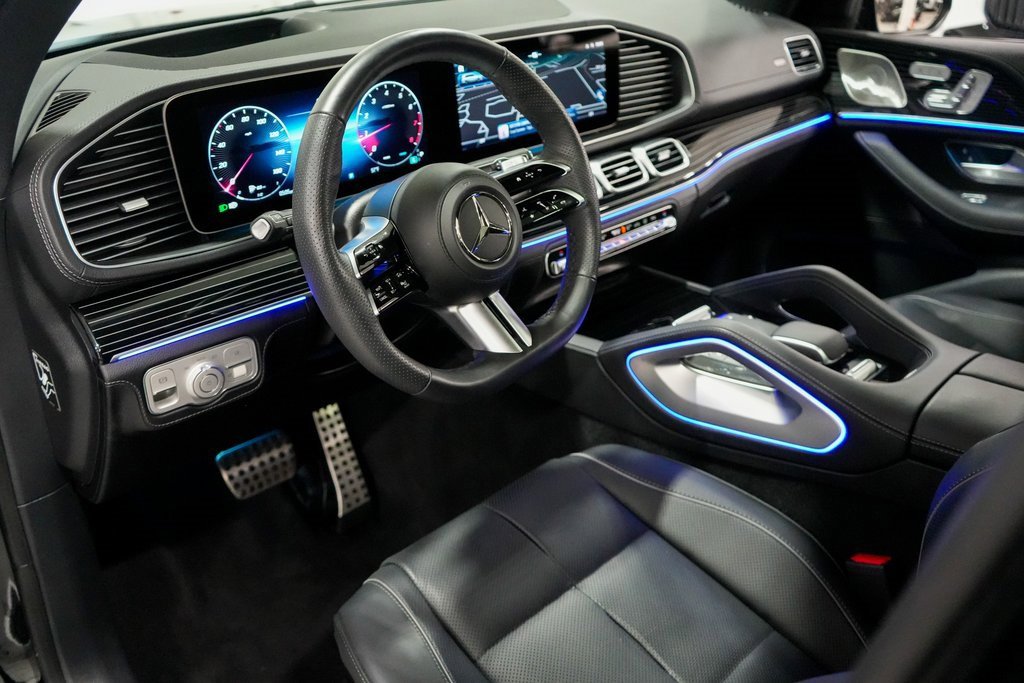 Used 2024 Mercedes-Benz GLS 580 4MATIC image 9