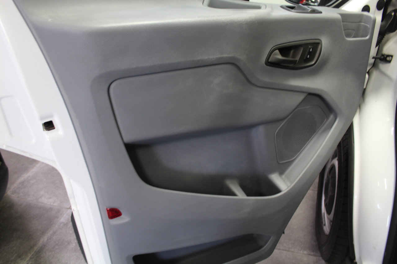 Used 2018 Ford Transit 250 130 Low Roof image 20