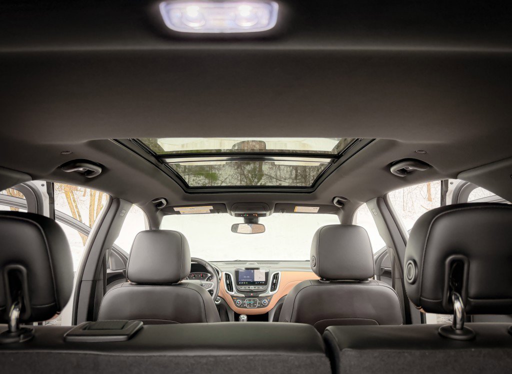 Used 2019 Chevrolet Equinox Premier image 2