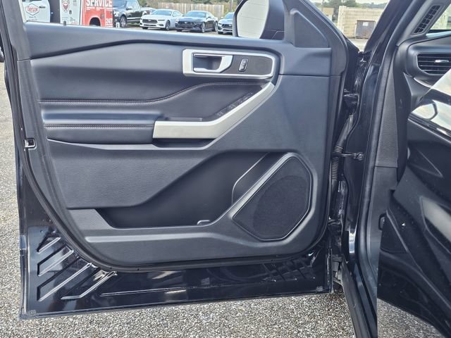 Certified 2022 Ford Explorer XLT w/ Equipment Group 202A image 14