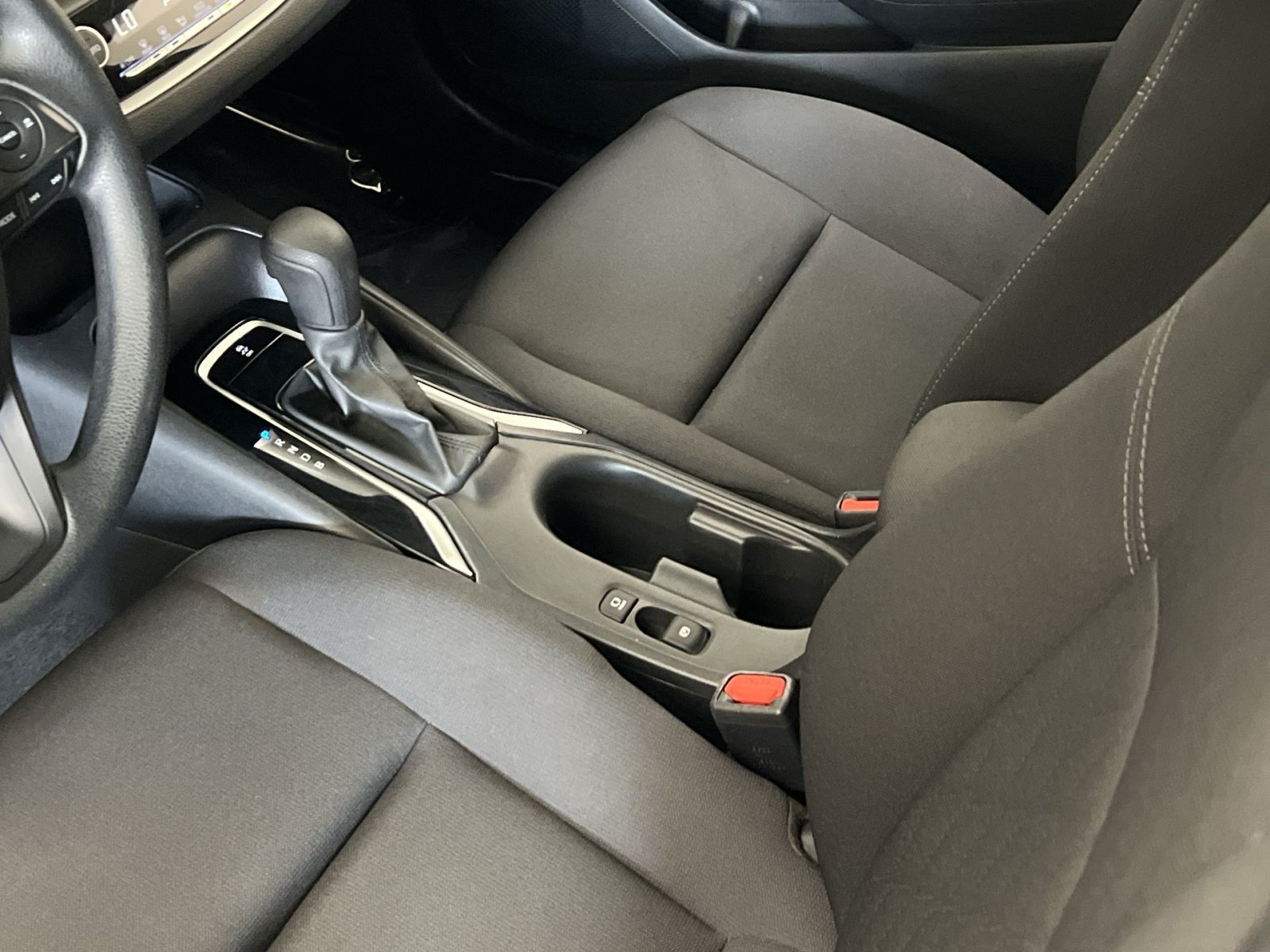 Used 2024 Toyota Corolla LE FWD image 38