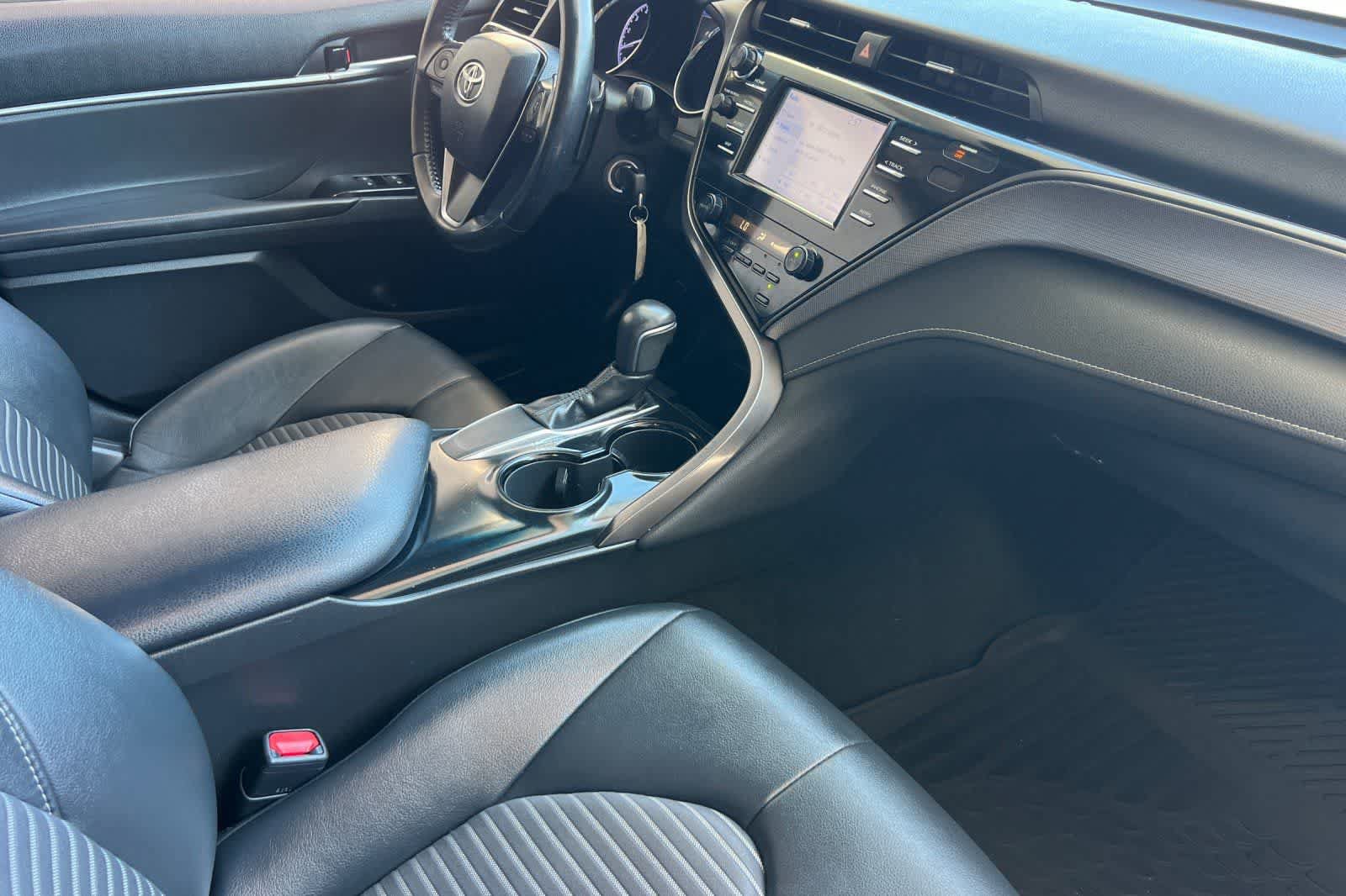 Used 2019 Toyota Camry SE FWD image 17