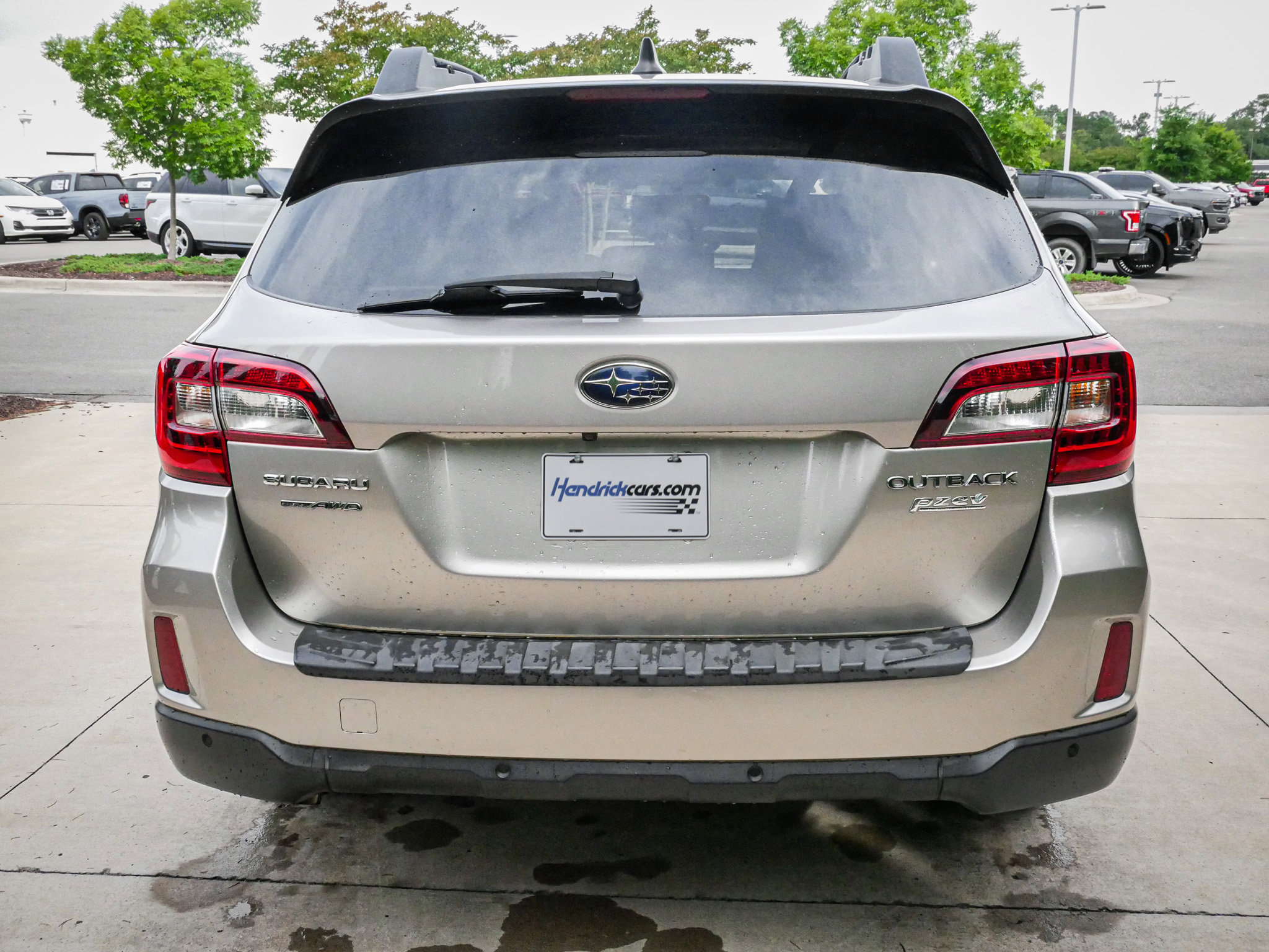 Used 2017 Subaru Outback 2.5i Limited AWD/4WD image 10