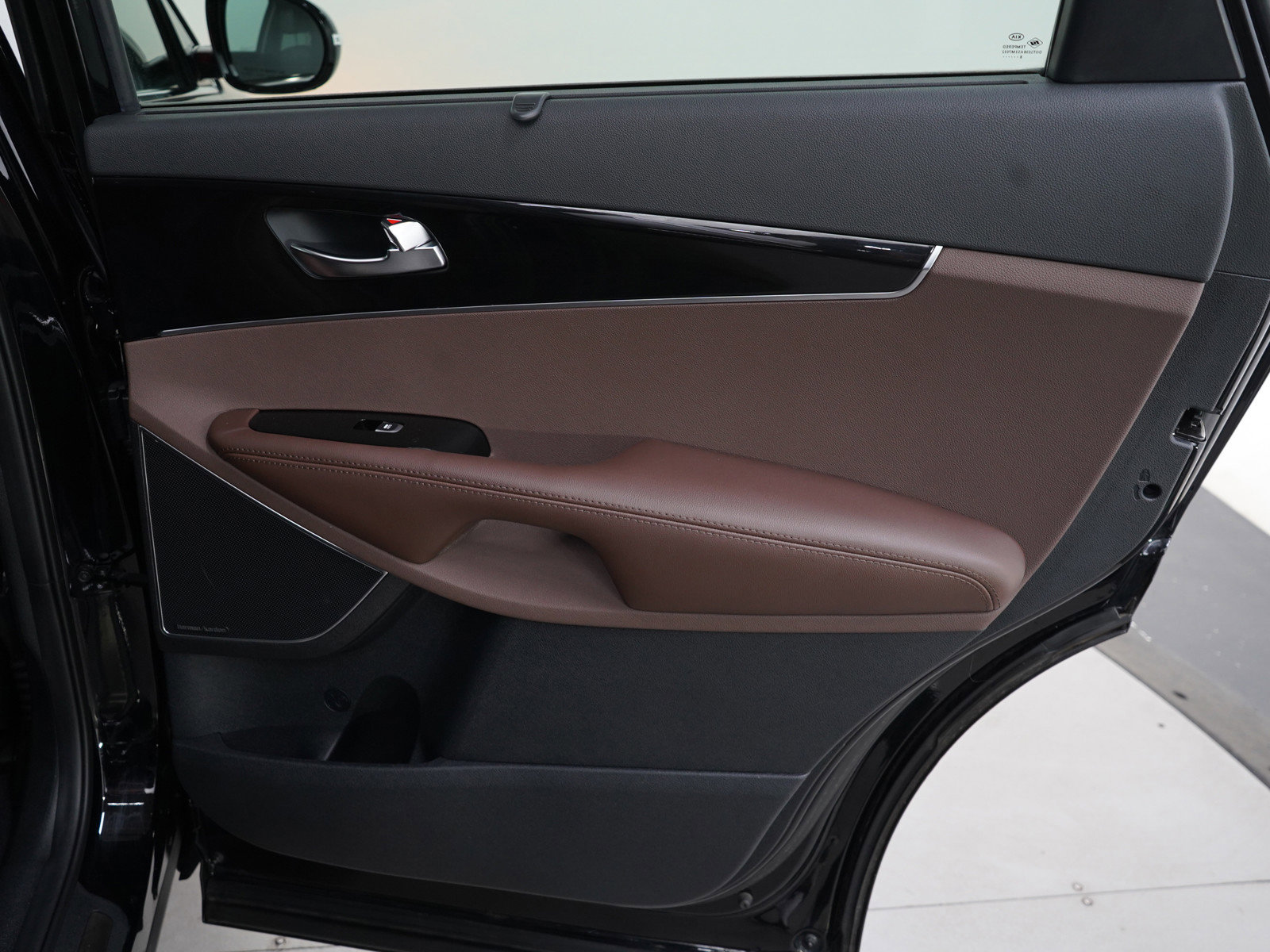 Used 2019 Kia Sorento SX w/ SX Touring Package image 14