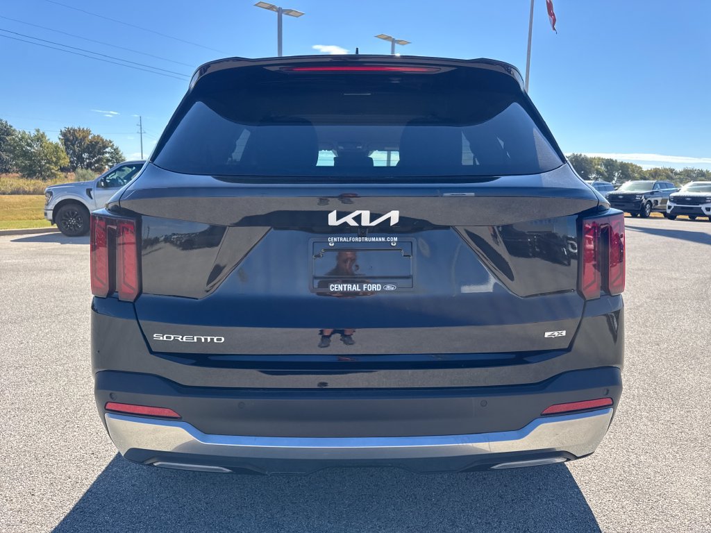 Used 2024 Kia Sorento S AWD/4WD image 5