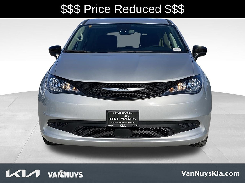 Used 2024 Chrysler Voyager LX FWD image 35