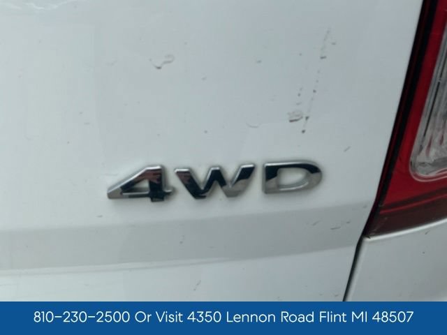 Used 2015 Ford Explorer XLT w/ Equipment Group 202B AWD/4WD image 32