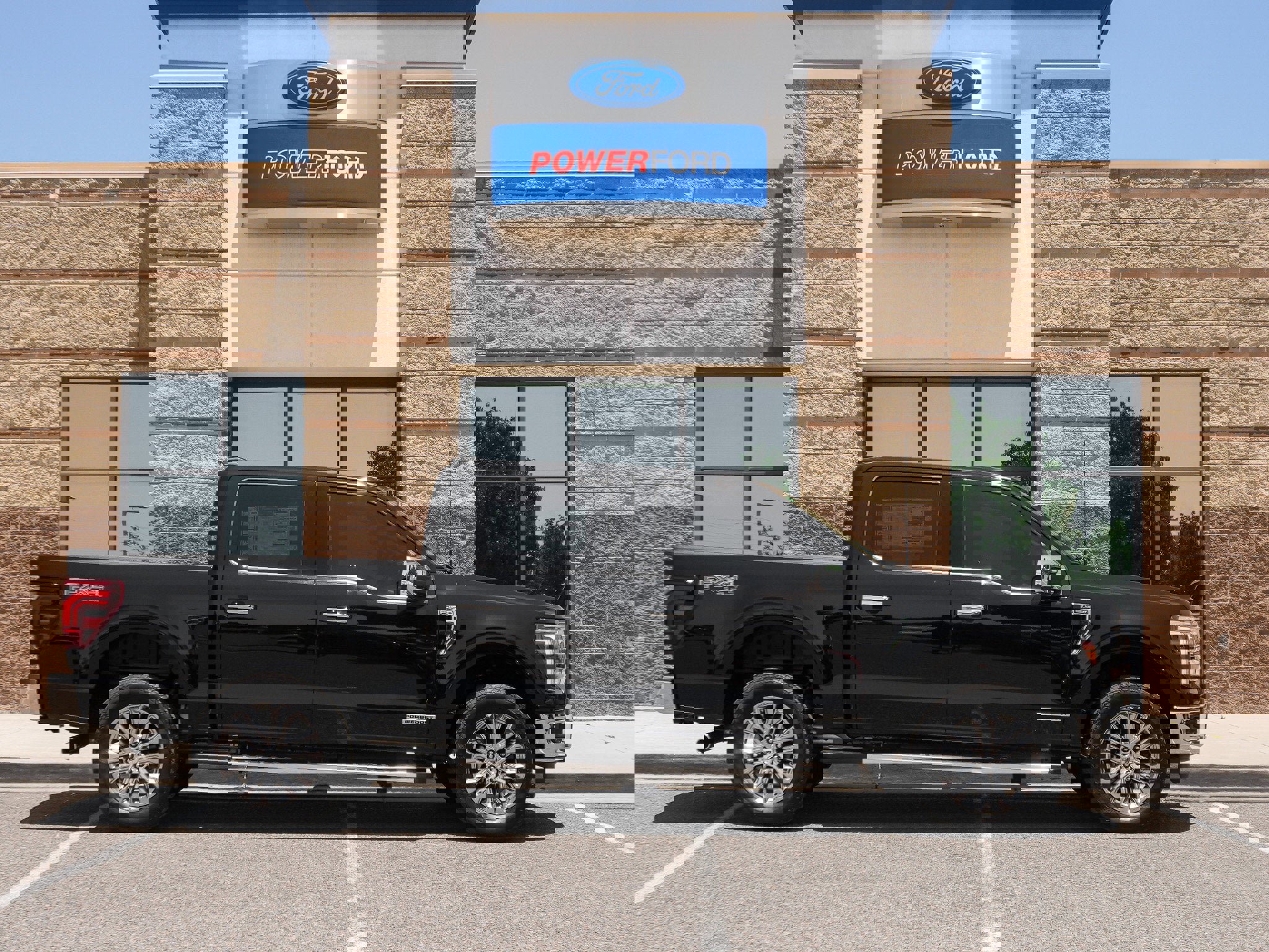 New 2025 Ford F150 Lariat w/ Equipment Group 502A High image 5