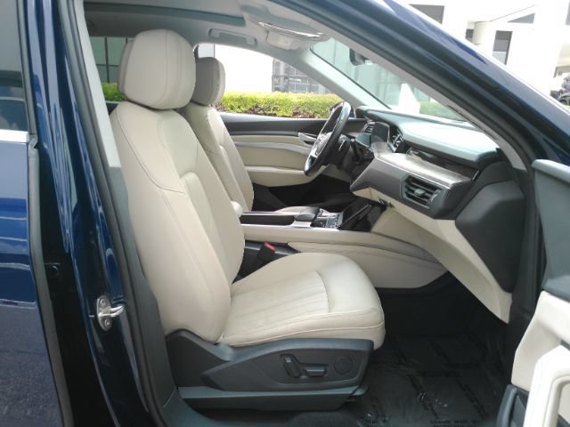 Used 2021 Audi e-tron Premium AWD/4WD image 22