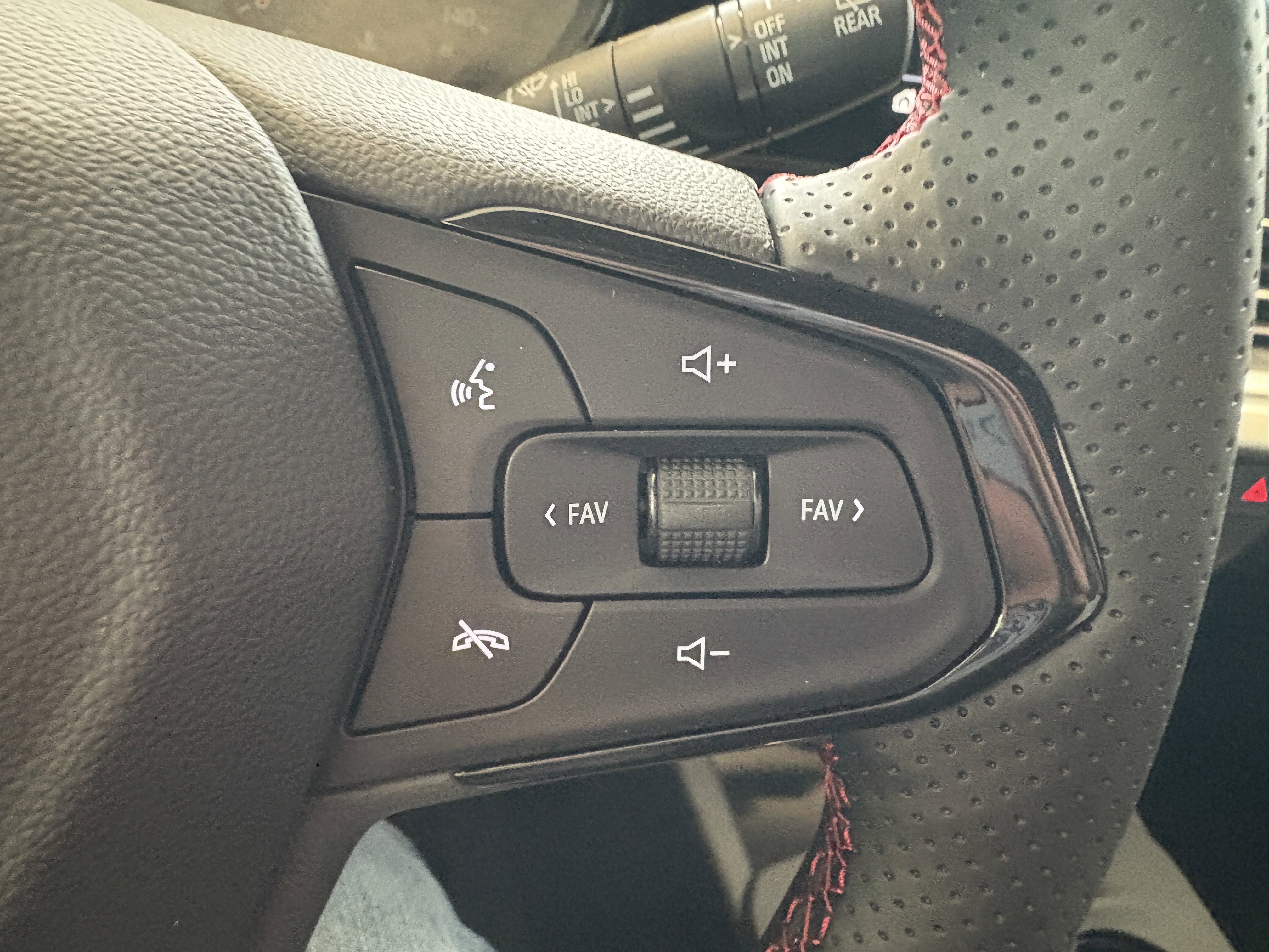 New 2026 Chevrolet Trax RS w/ Driver Confidence Package image 13