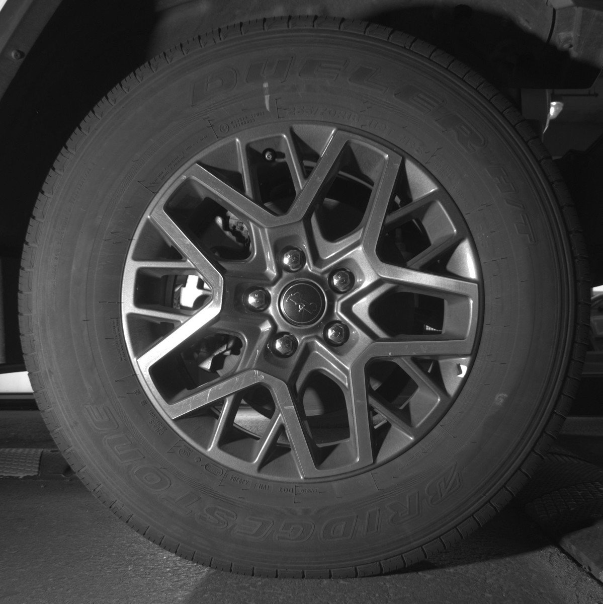 Used 2025 Jeep Wrangler Sahara image 13