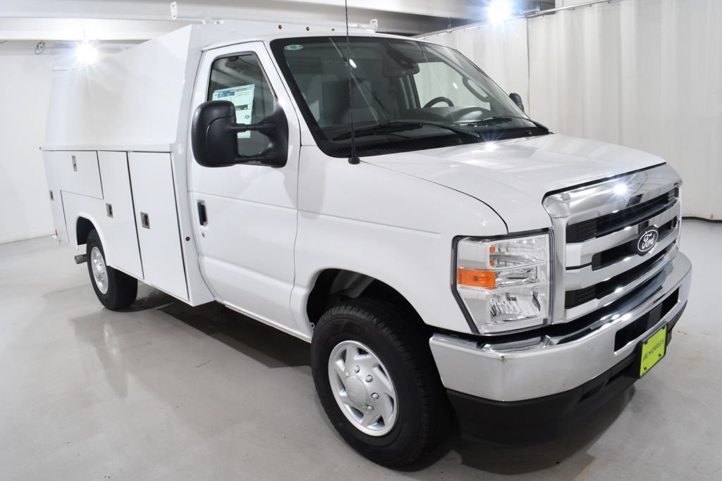 New 2026 Ford E-350 and Econoline 350 Super Duty w/ Power Equipment Group RWD image 5