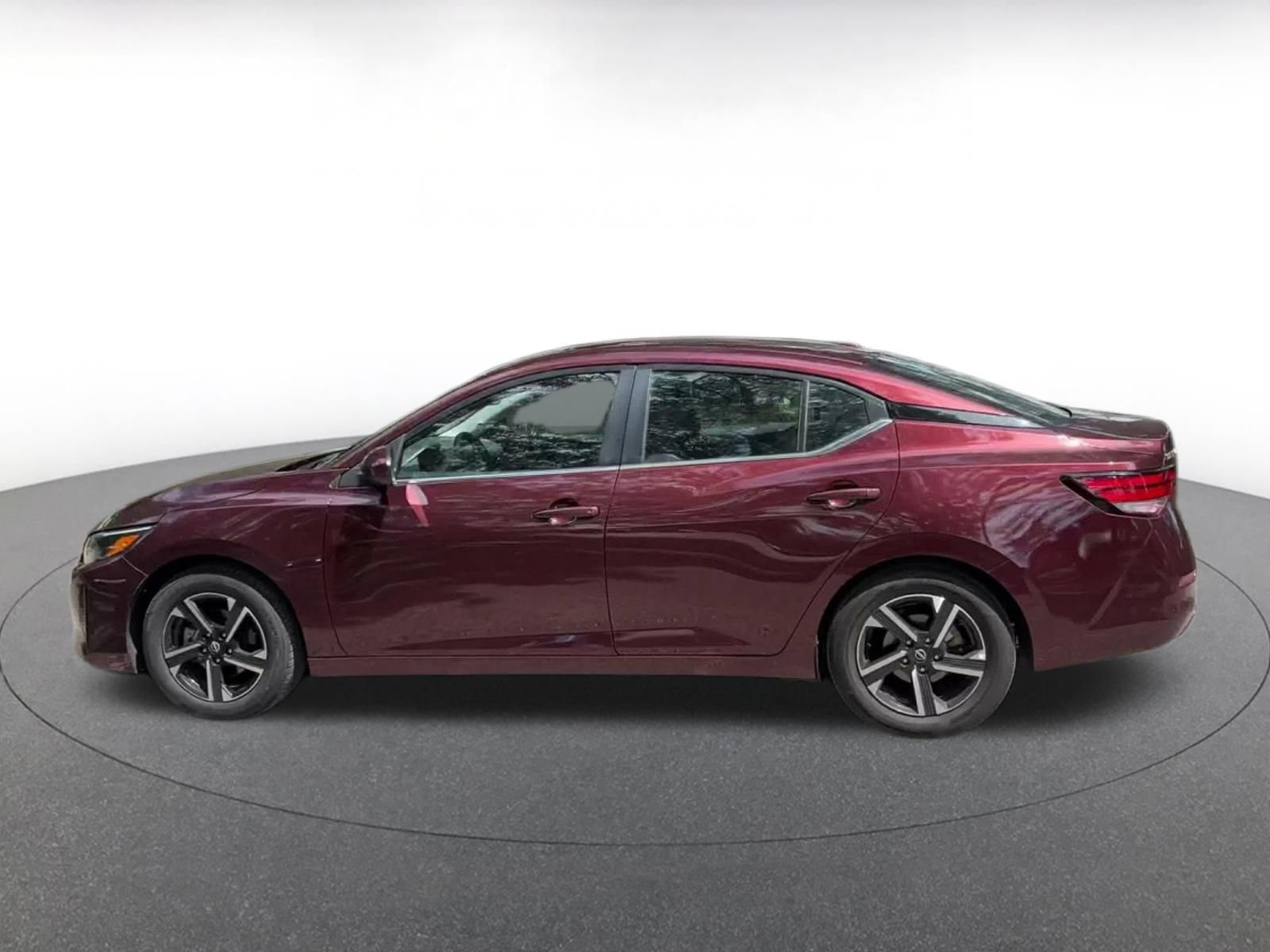 Used 2025 Nissan Sentra SV FWD image 8
