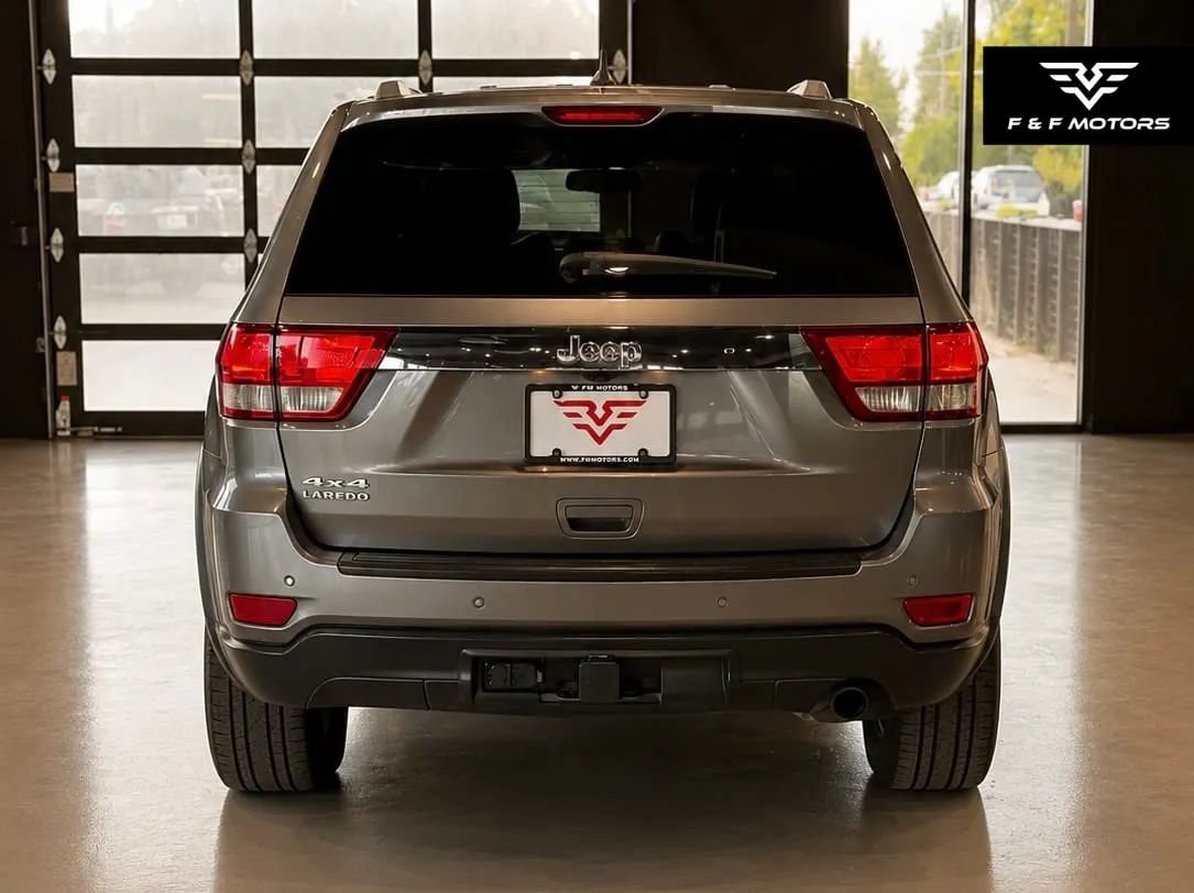 Used 2012 Jeep Grand Cherokee Laredo AWD/4WD image 6