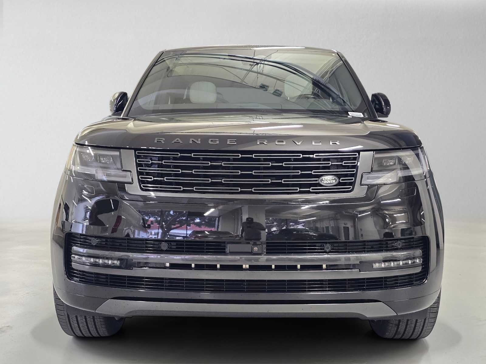 New 2026 Land Rover Range Rover Long Wheelbase SE AWD/4WD image 8