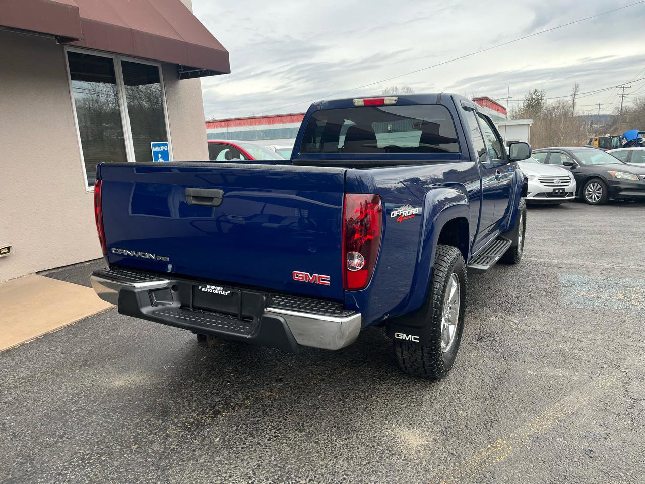 Used 2010 GMC Canyon SLE image 6