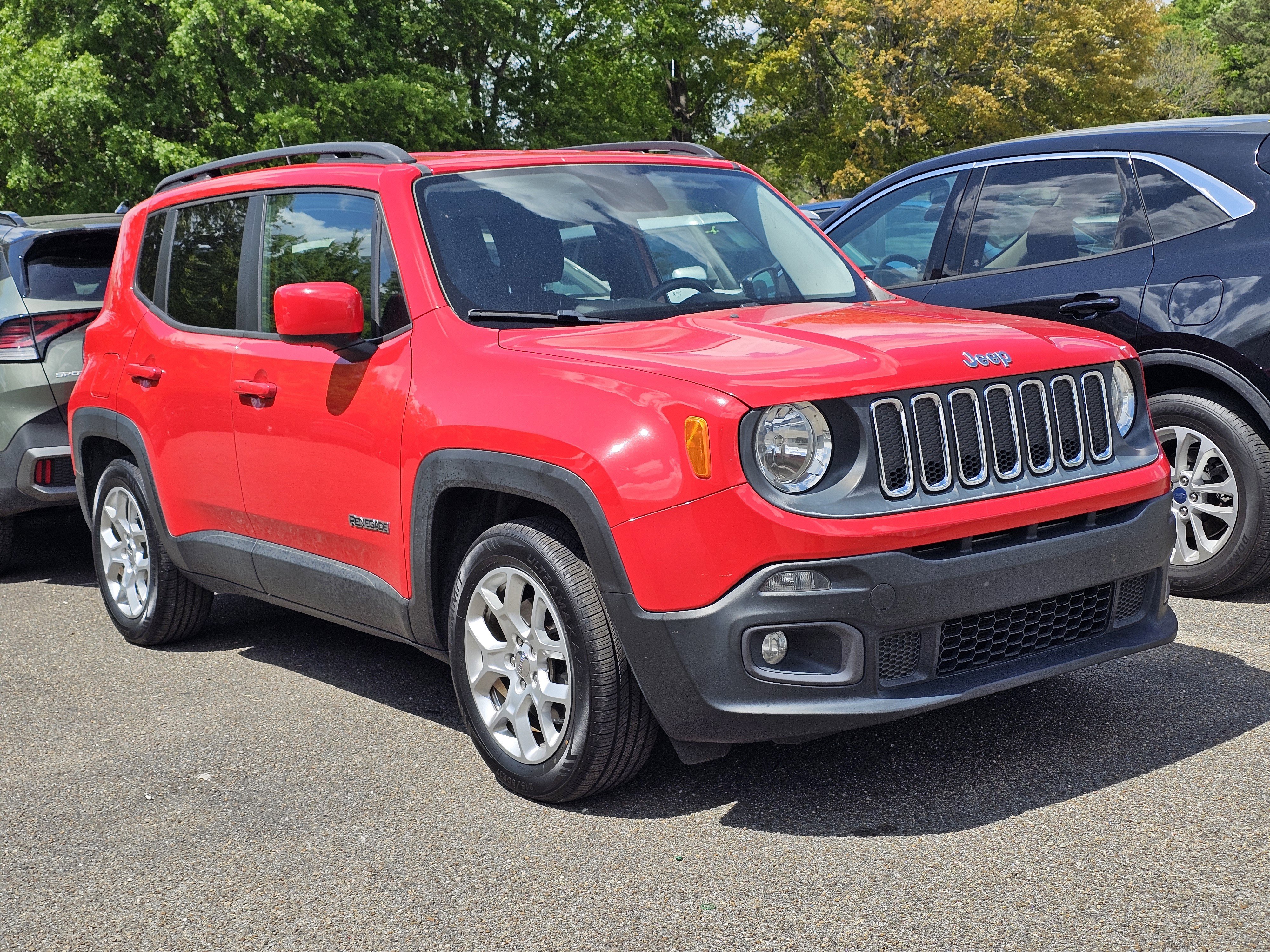 Used 2016 Jeep Renegade Latitude w/ Popular Equipment Group image 5