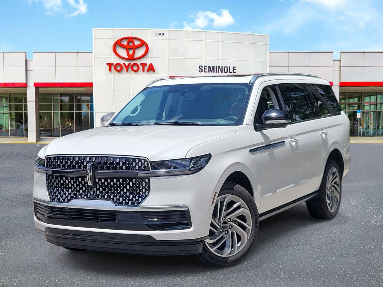 Used 2026 Lincoln Navigator Reserve AWD/4WD image 1