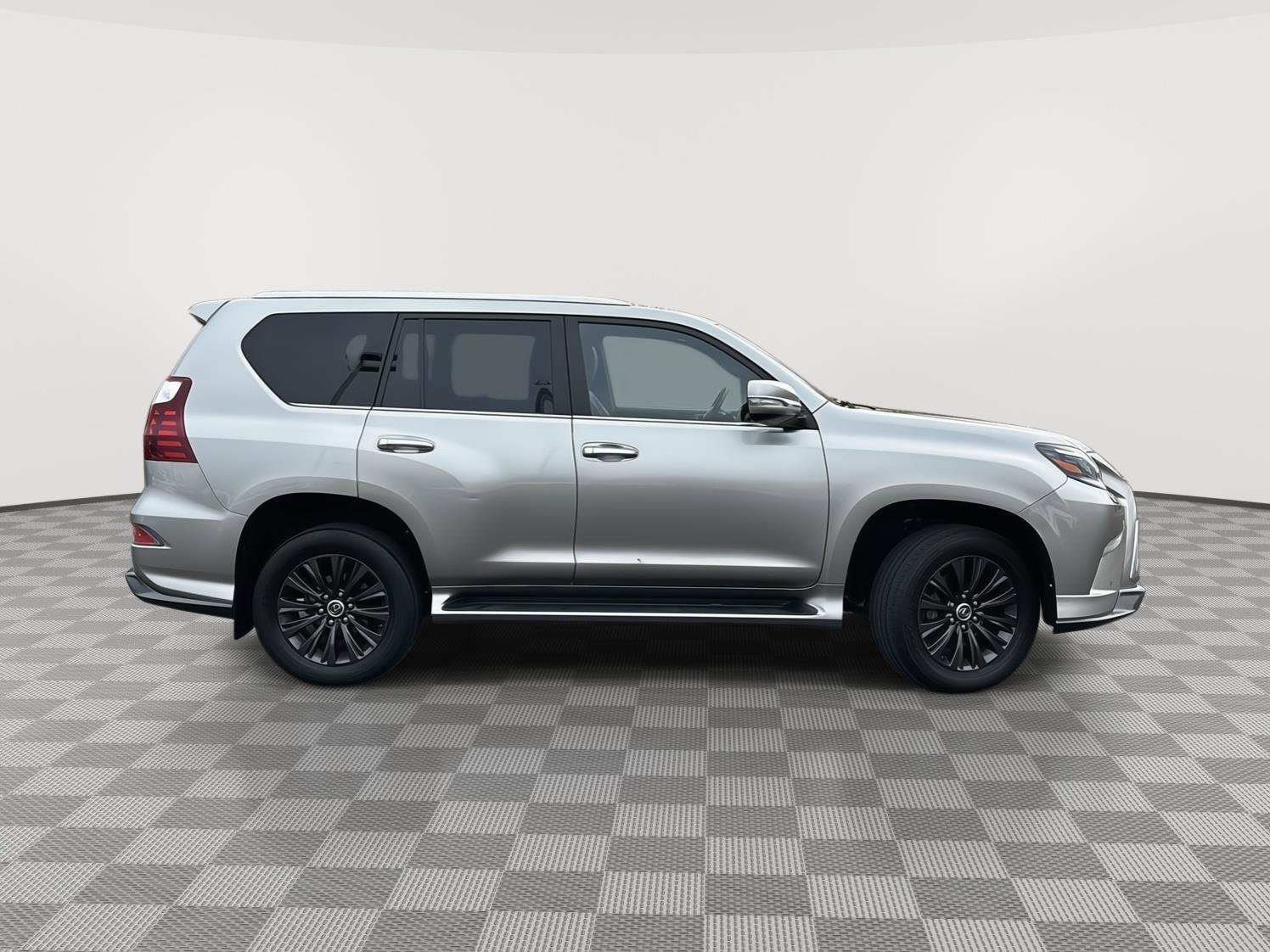 Used 2021 Lexus GX 460 Premium w/ Accessory Package image 6