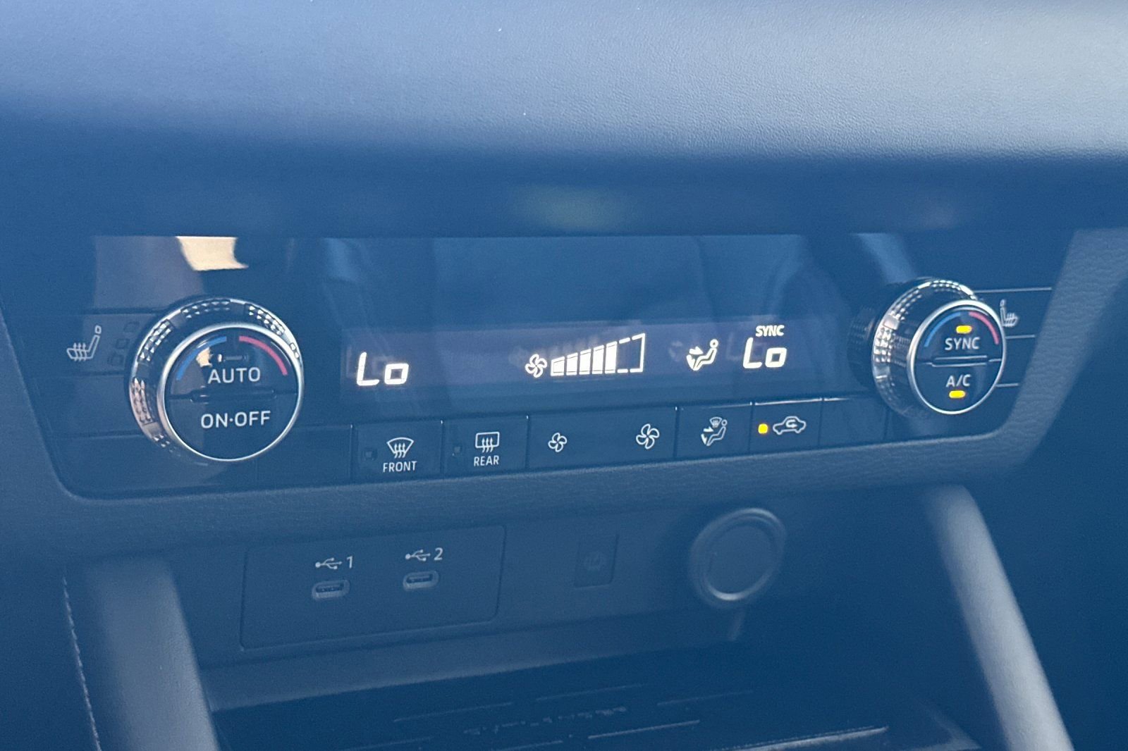 New 2025 Mitsubishi Outlander SE image 19