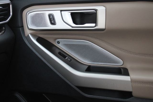 Used 2023 Ford Explorer Limited w/ Limited Technology Package image 20