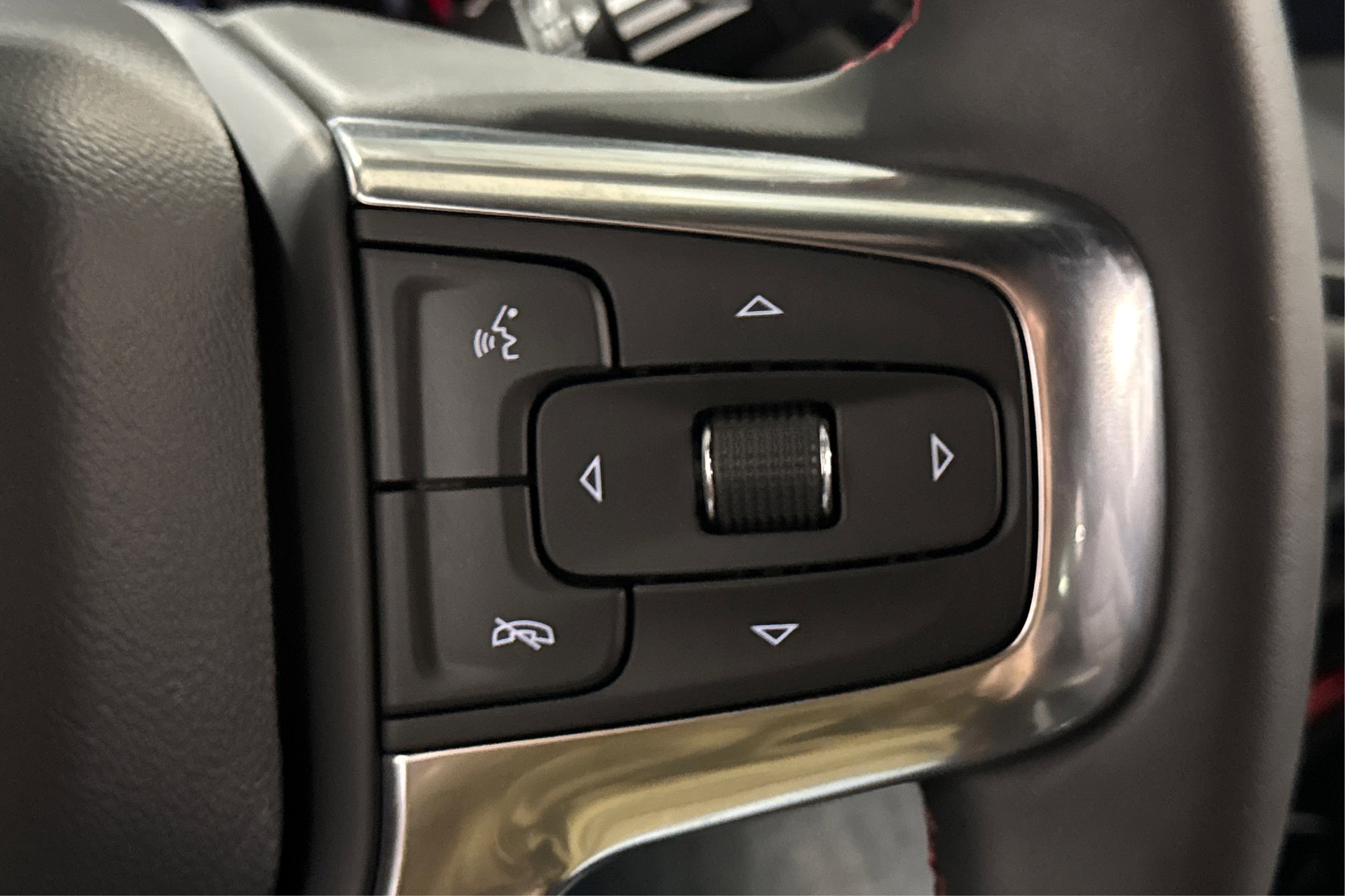 Used 2024 Chevrolet Blazer RS w/ Driver Confidence II Package AWD/4WD image 26