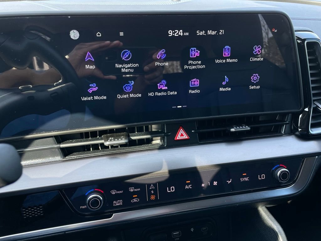 Used 2025 Kia Sportage EX w/ Premium Package image 18