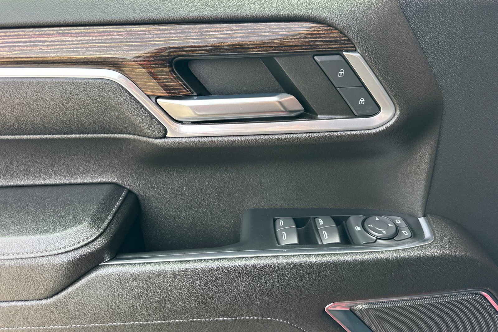 Used 2023 GMC Sierra 1500 Elevation image 11