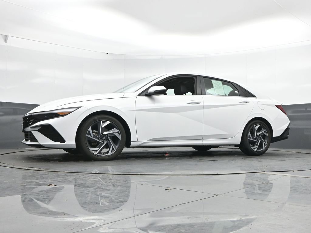 Certified 2025 Hyundai Elantra Limited FWD image 49