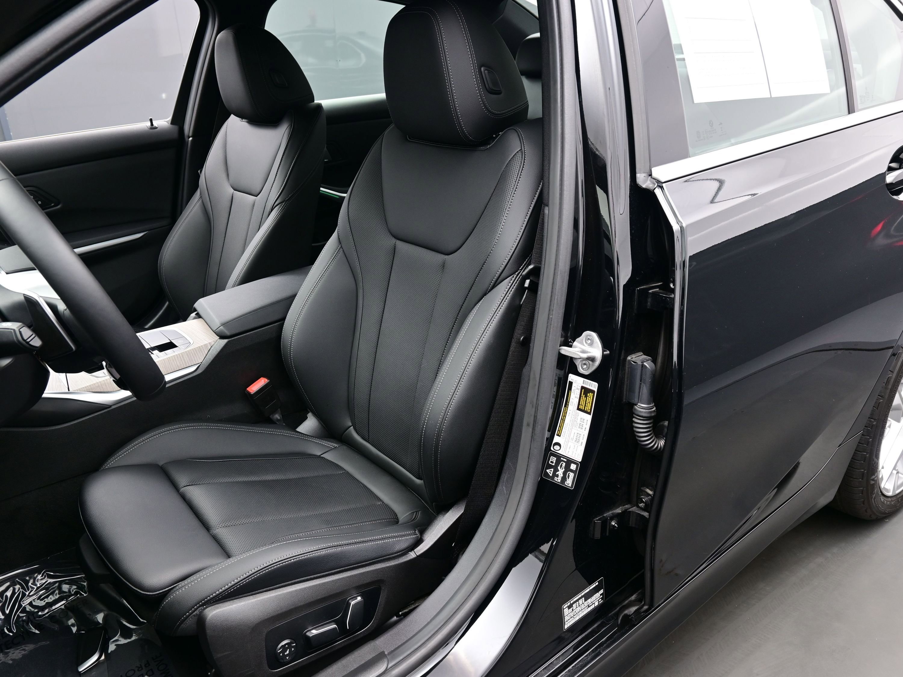 Used 2025 BMW 330i xDrive Sedan image 13