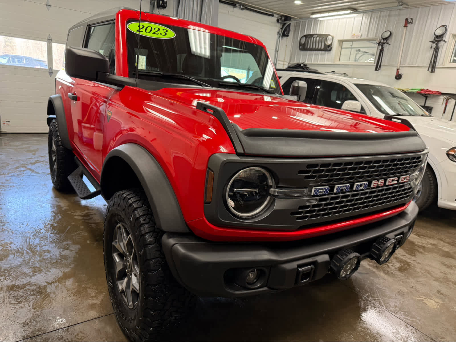 Used 2023 Ford Bronco Badlands AWD/4WD image 3