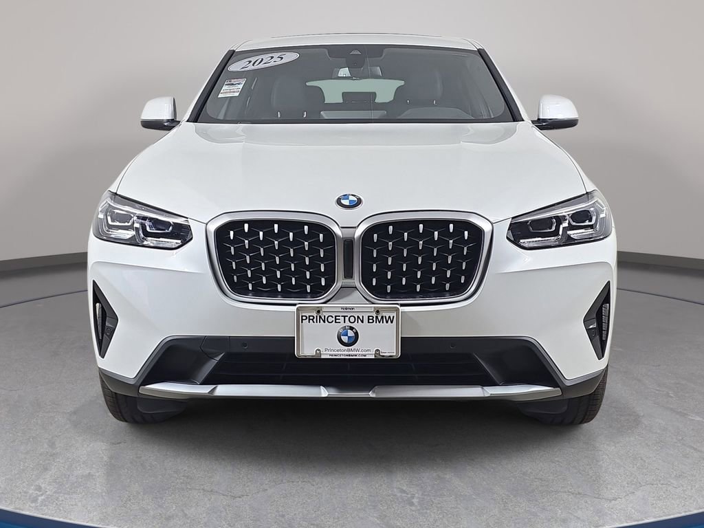 Certified 2025 BMW X4 xDrive30i w/ Premium Package image 3