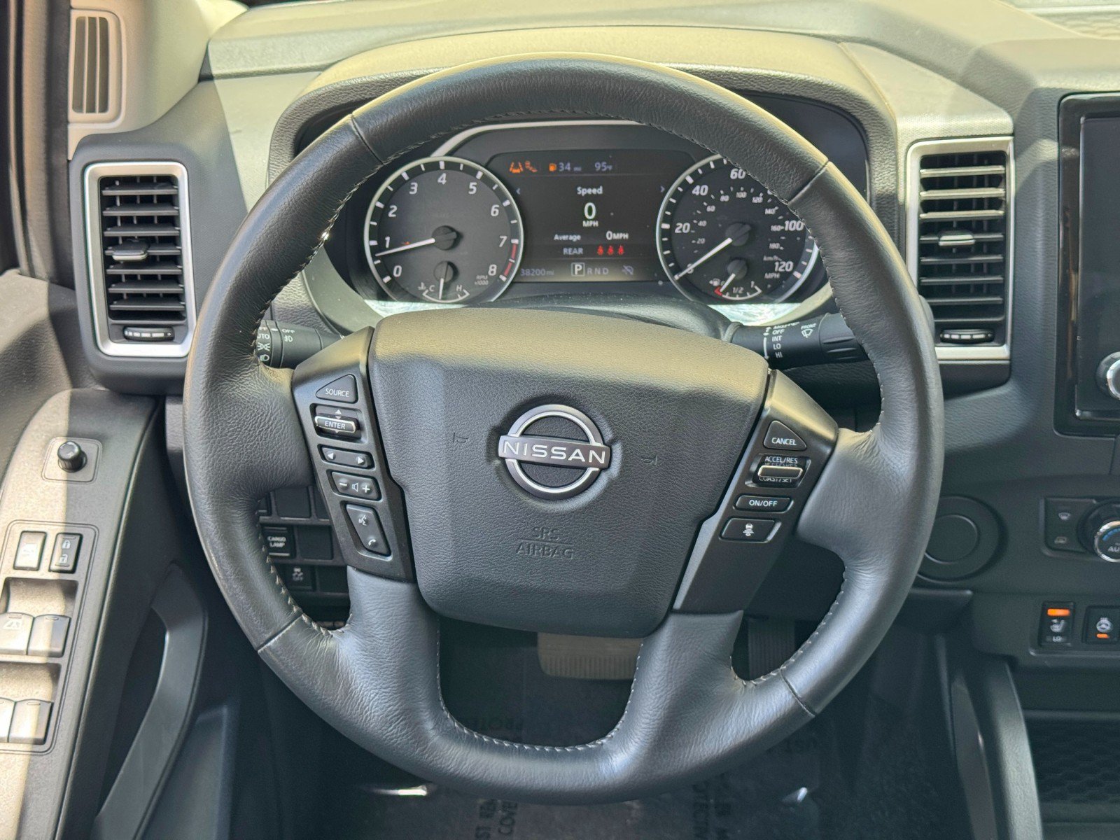 Used 2024 Nissan Frontier SV w/ Technology Package RWD image 18