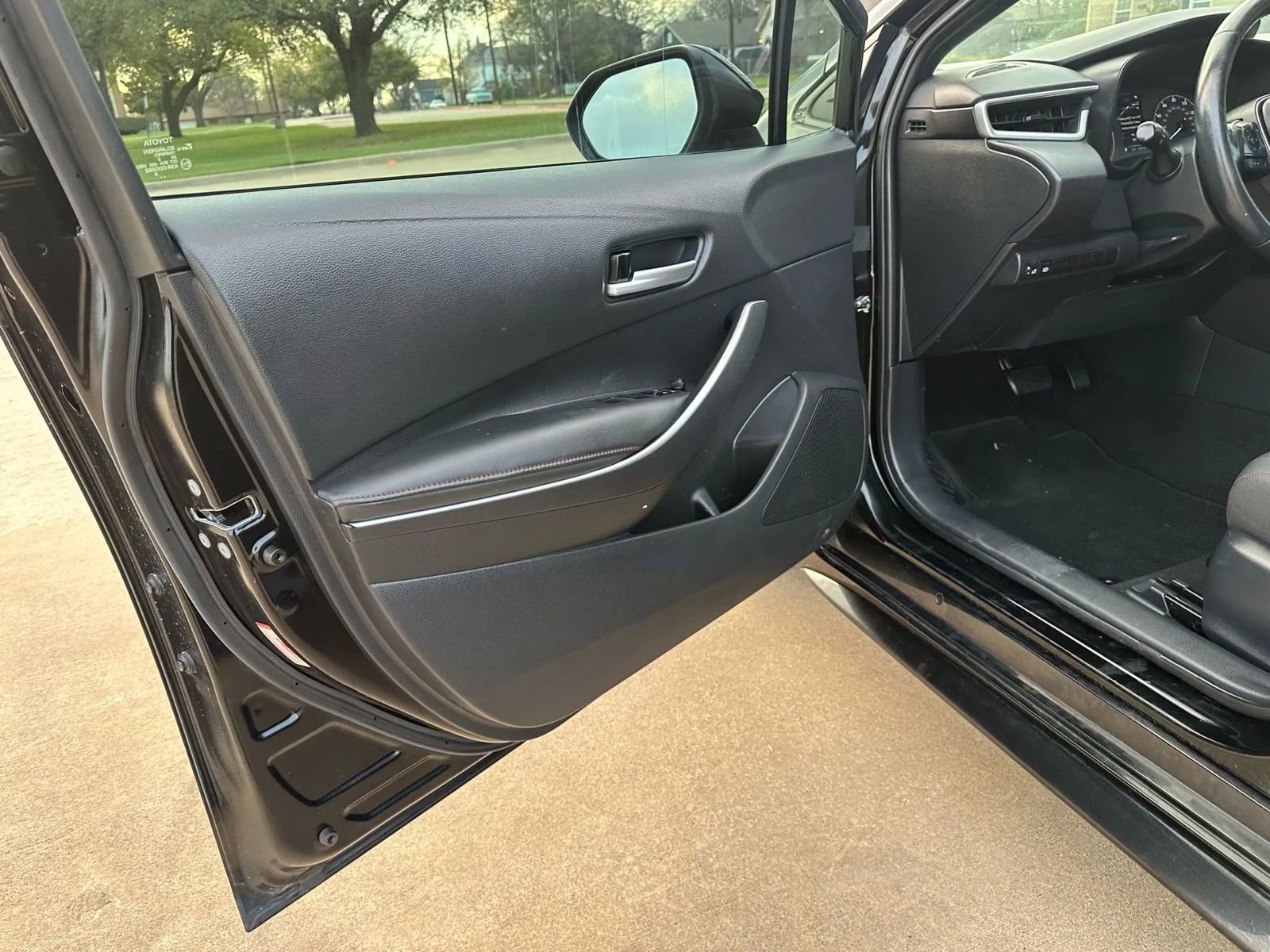 Used 2023 Toyota Corolla SE image 11