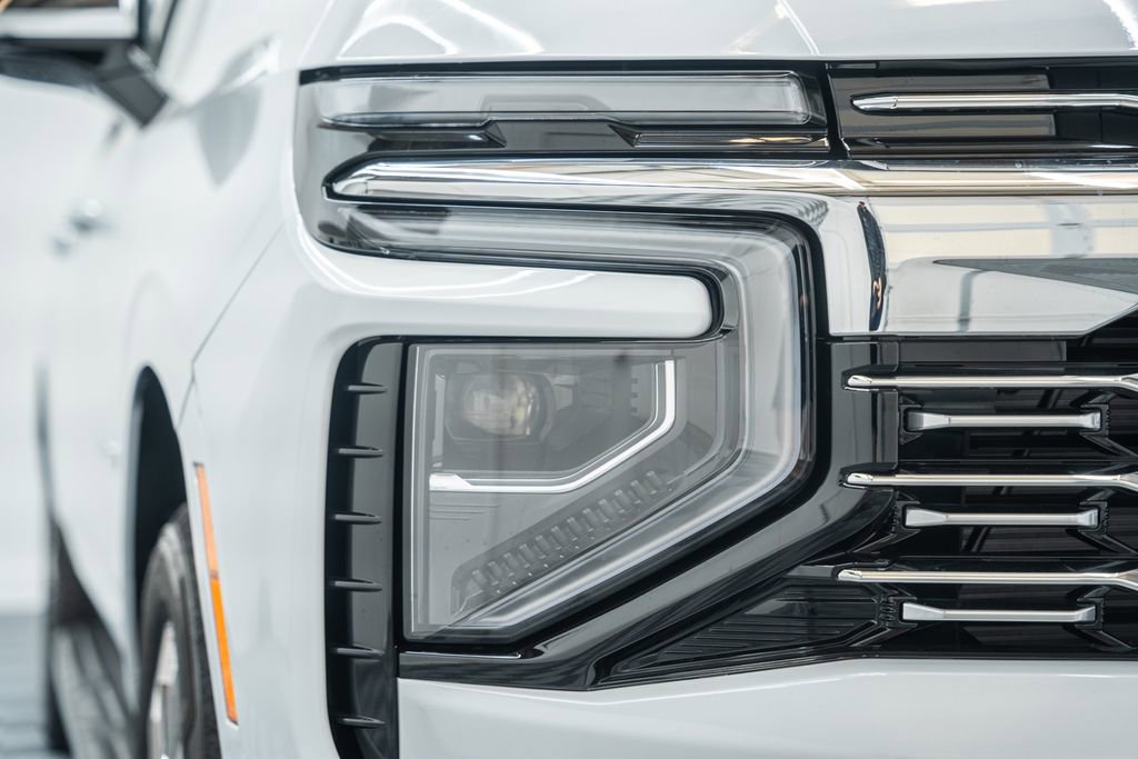 New 2026 Chevrolet Suburban Premier w/ Sun And Tow Package AWD/4WD image 14