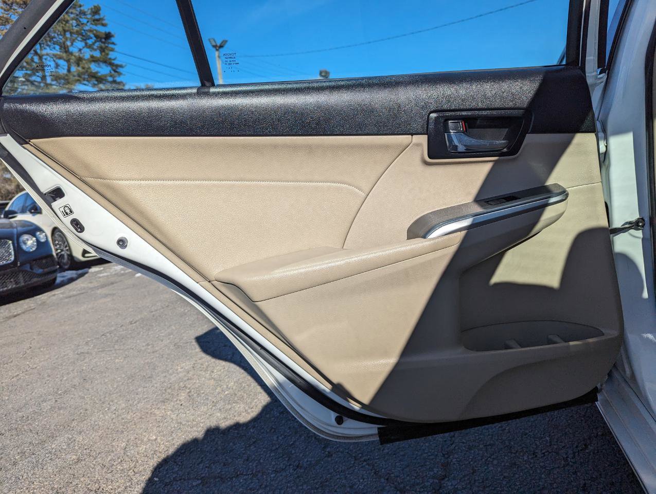 Used 2013 Toyota Camry XLE w/ Leather Pkg image 41