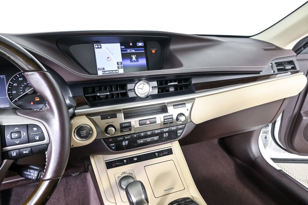 Used 2016 Lexus ES 350 w/ Luxury Package w/Wood Trim image 13